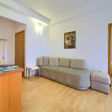 Jele Apartman *