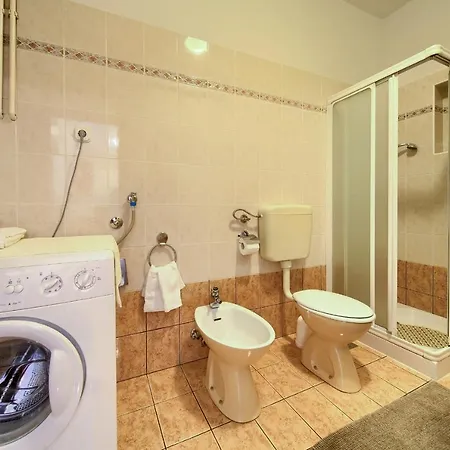 Jele Apartment *